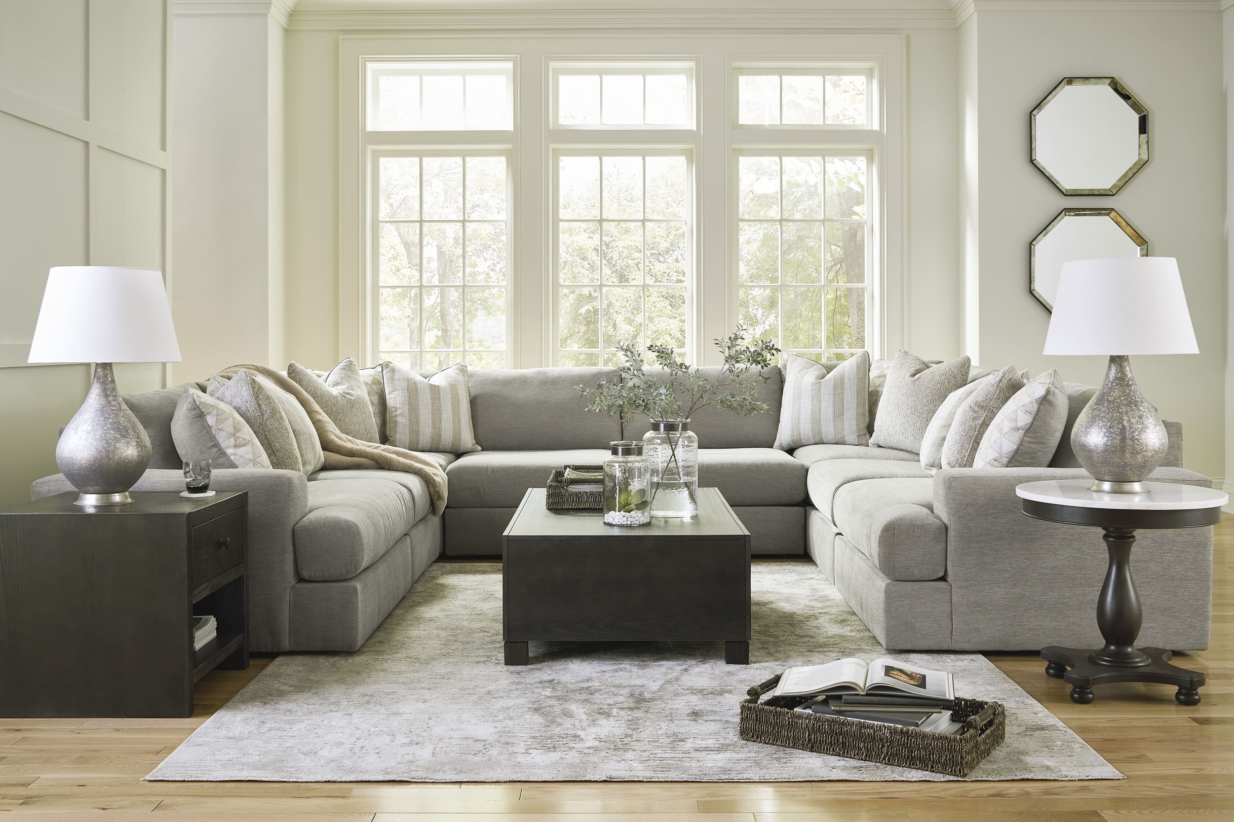 Avaliyah 8-Piece Polyester U-Shaped Modular Sectional Sofa