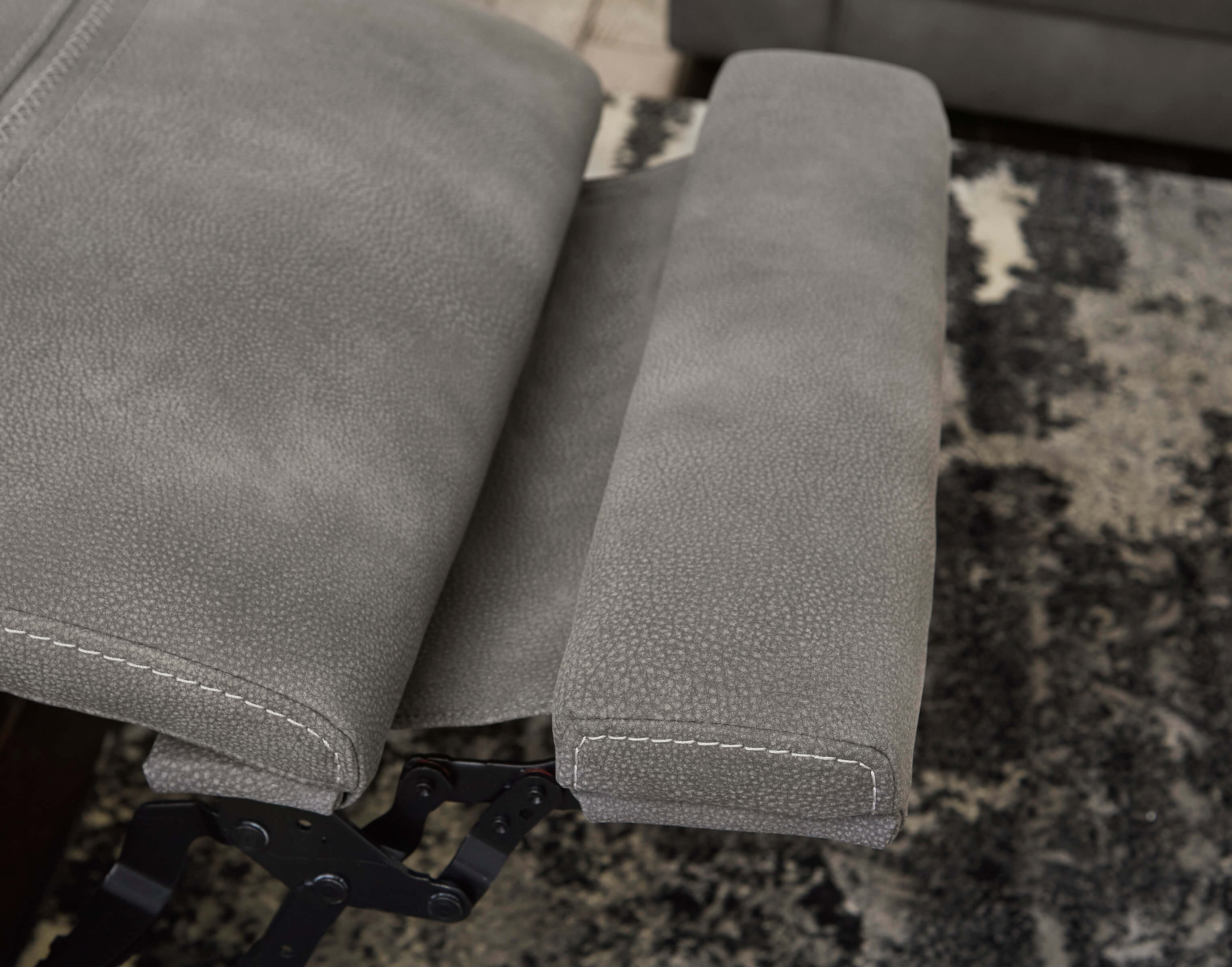 Next-Gen DuraPella Polyester/PU Power Reclining Sofa