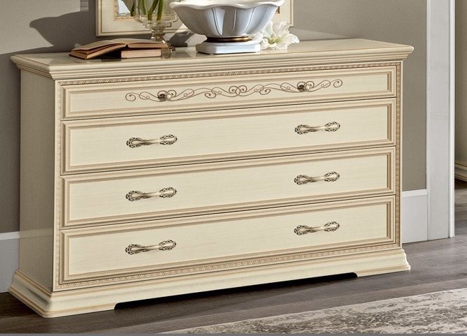 Torriani Wood Dresser w/4 Drawers