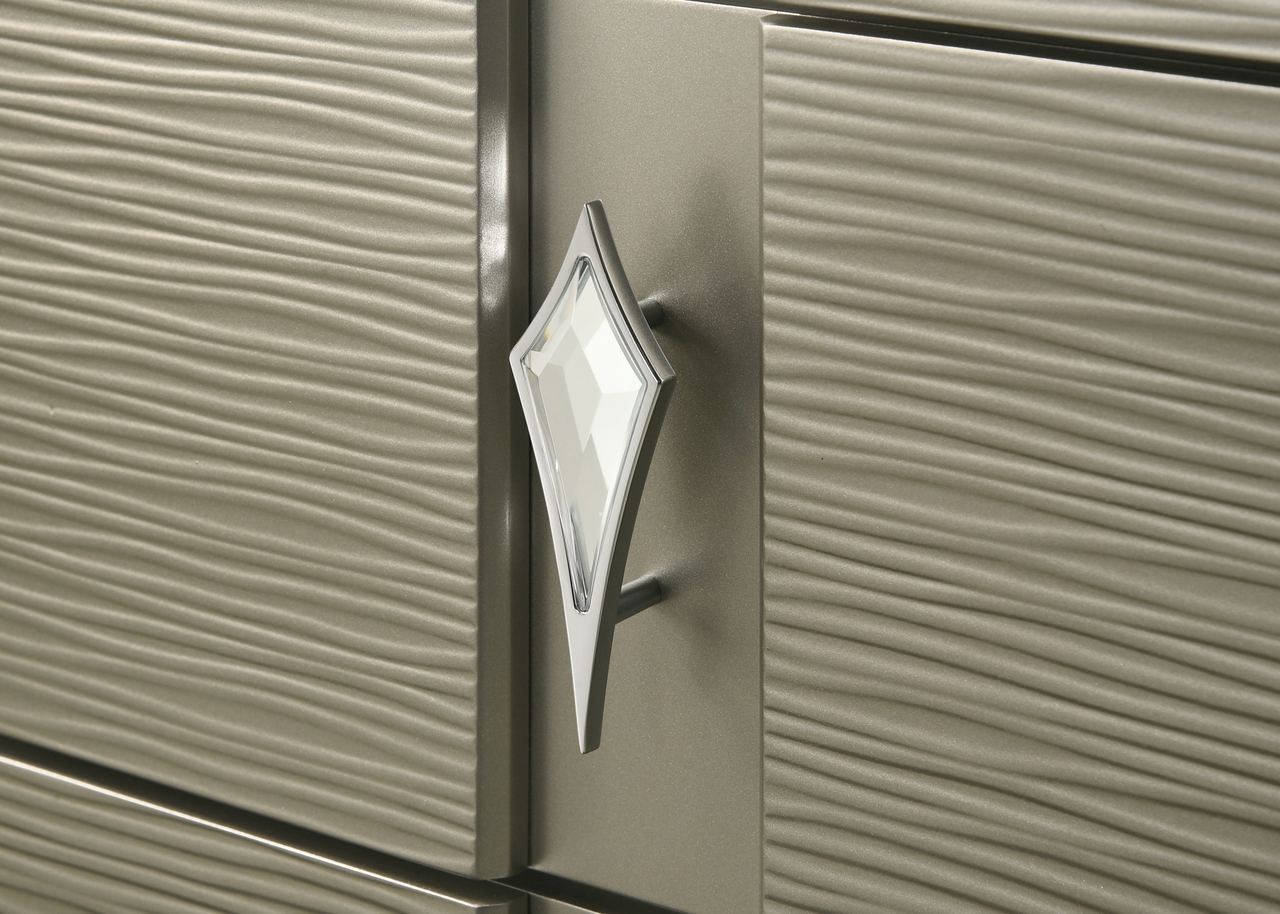 Samantha Chest Pemberly Row Modern king Handle