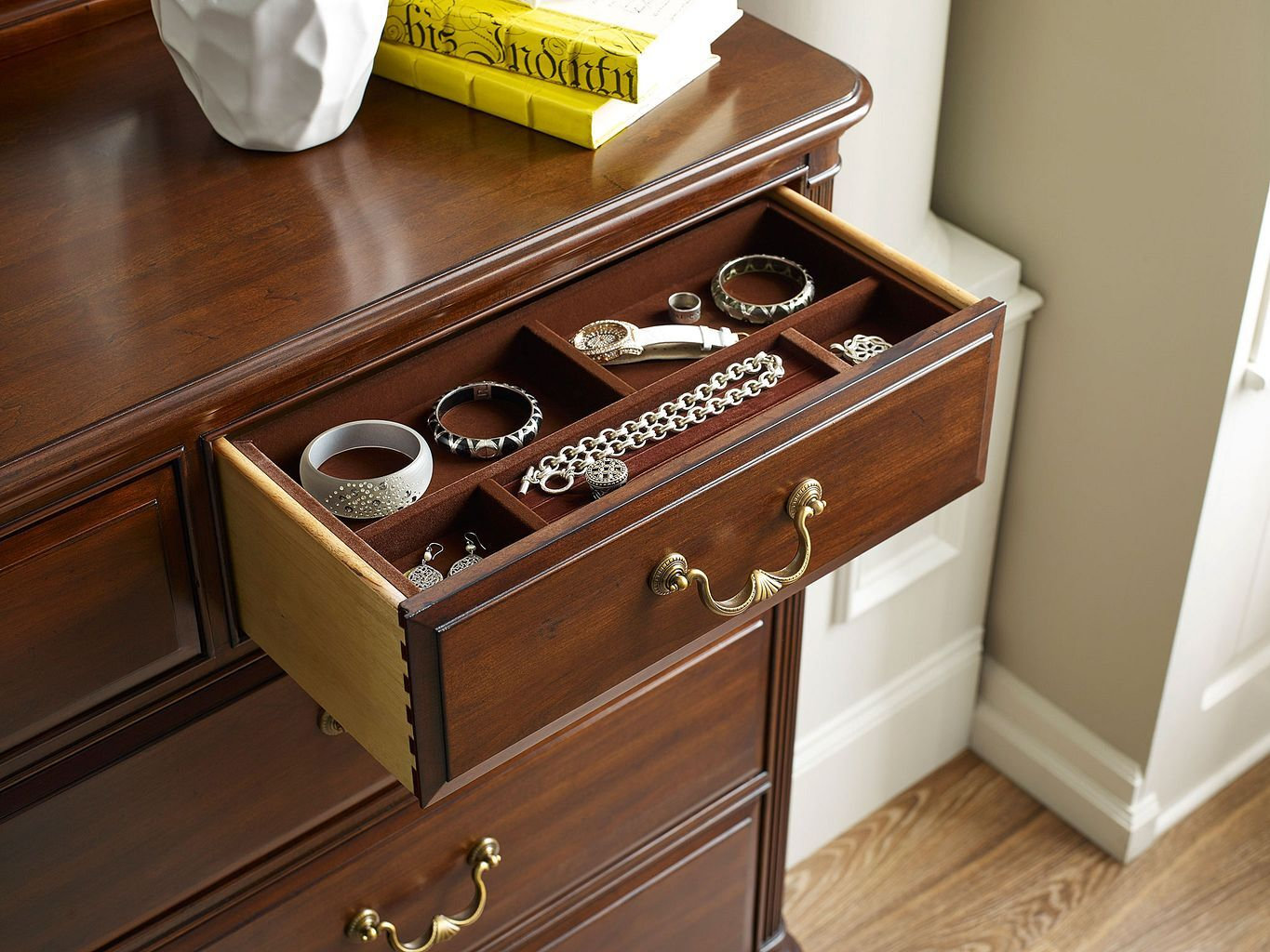 Hadleigh Wood 9-Drawer Dresser