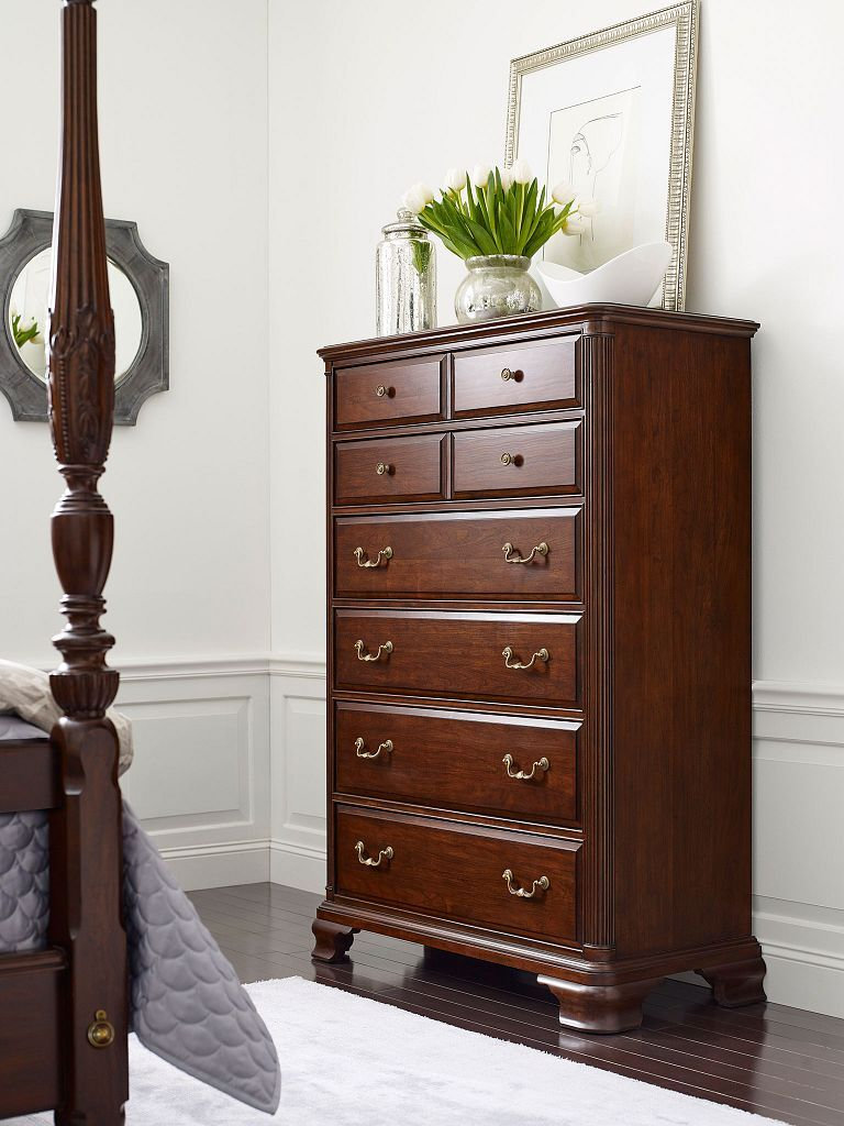 Hadleigh Wood 8-Drawer Chest