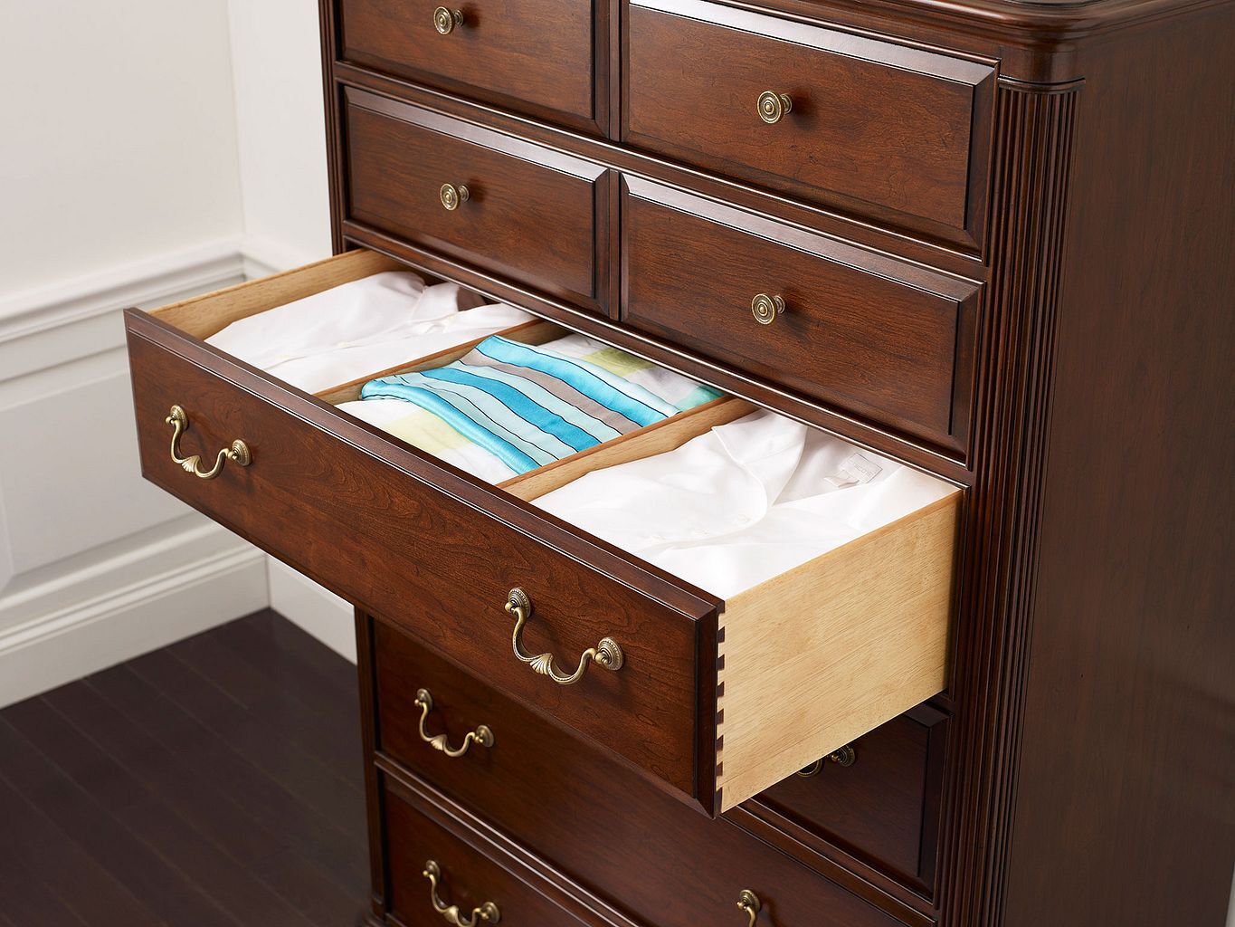 Hadleigh Rice Wood Carved Poster Bedroom Set