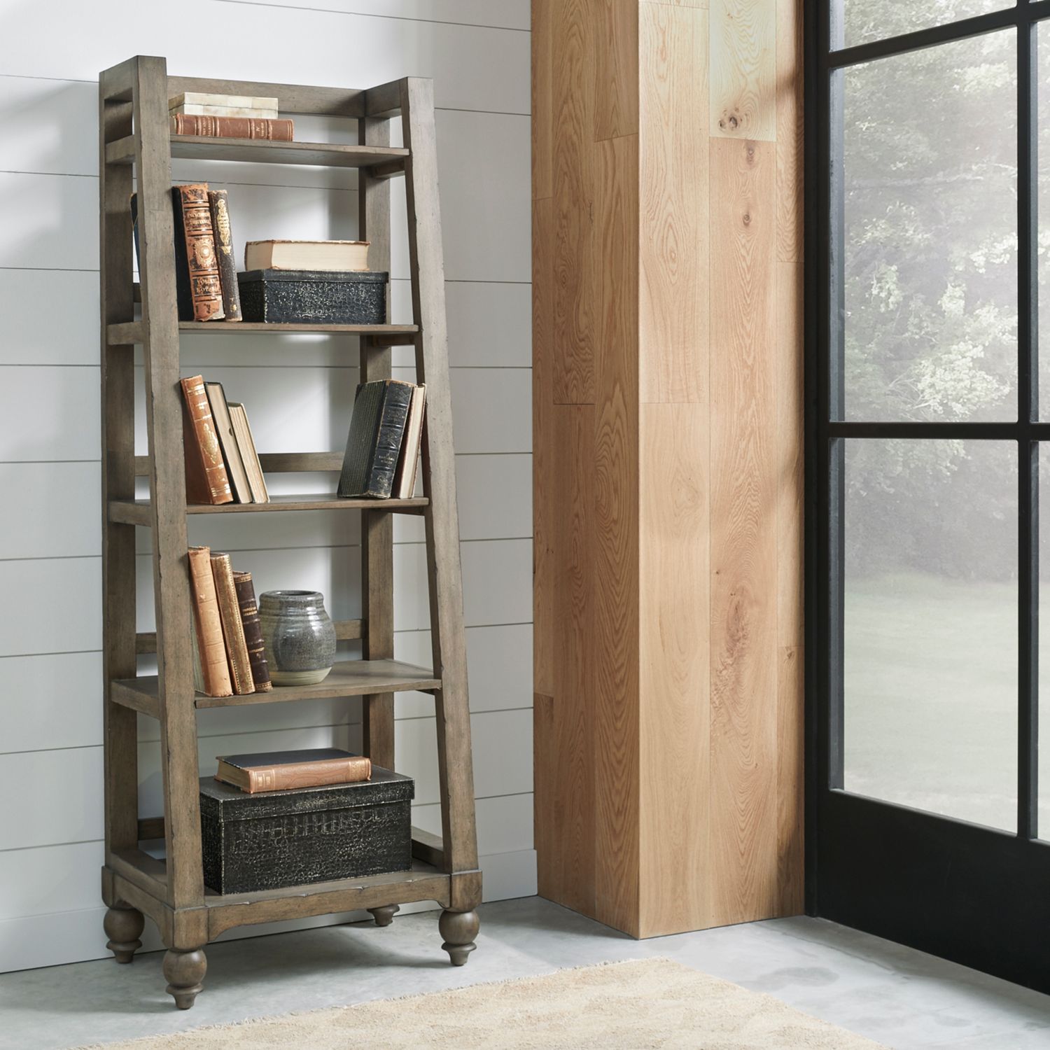 Americana Farmhouse Wood Leaning Pier Bookcase