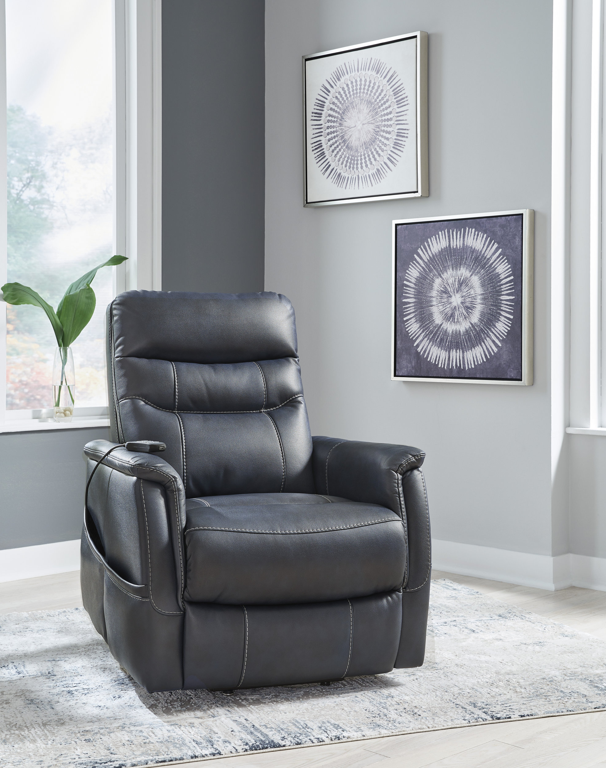 Strawbill Faux Leather Power Lift Massage Recliner
