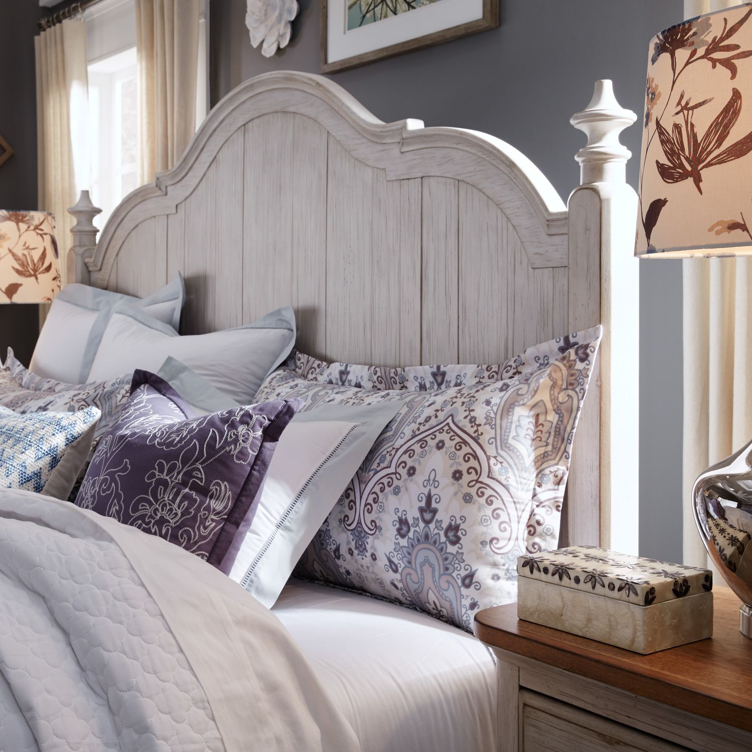 Farmhouse Reimagined Wood Poster Bedroom Set