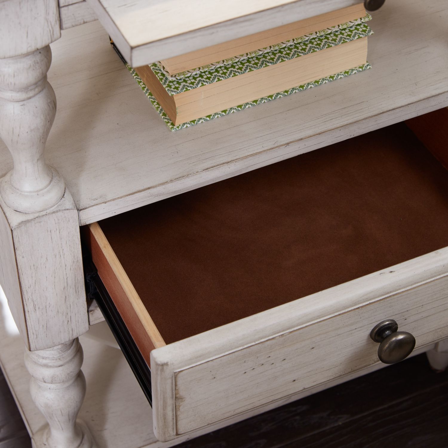 Farmhouse Reimagined Wood Poster Bedroom Set