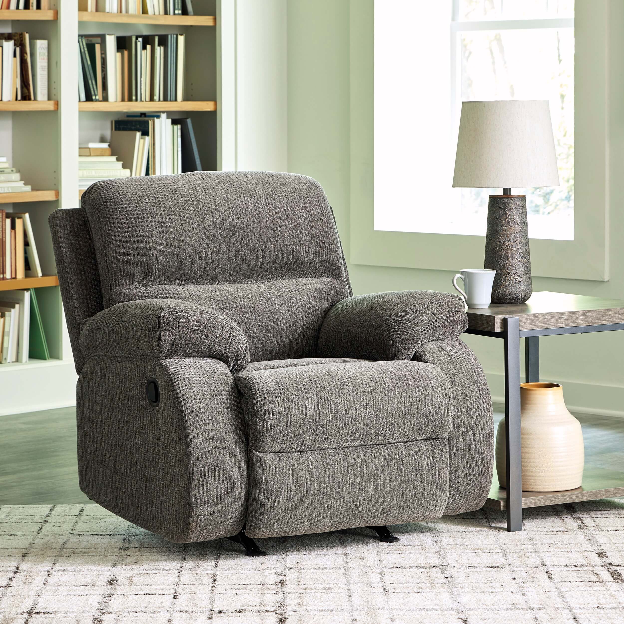 SM Scranto Fabric Polyester Reclining Chair