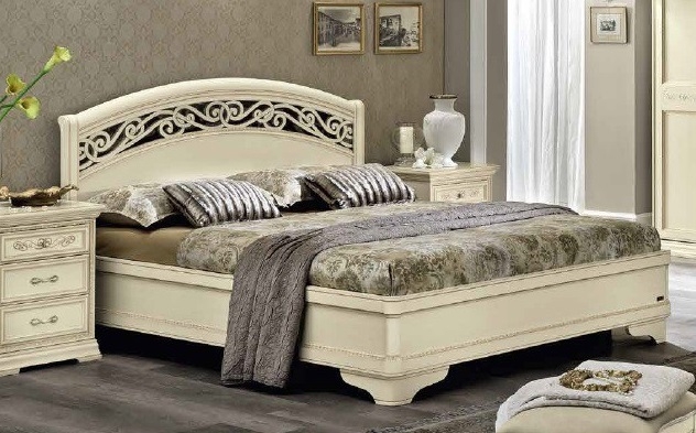 Torriani Botticelli Wood Platform Bed