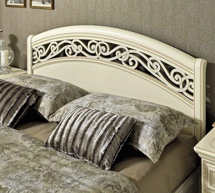 Torriani Botticelli Wood Platform Bed
