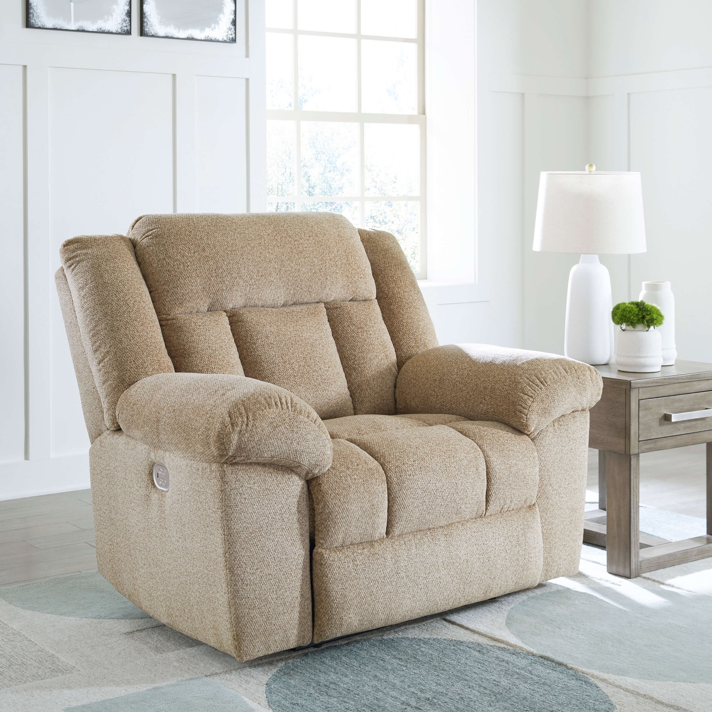Tip-Off Oversized Recliner chair