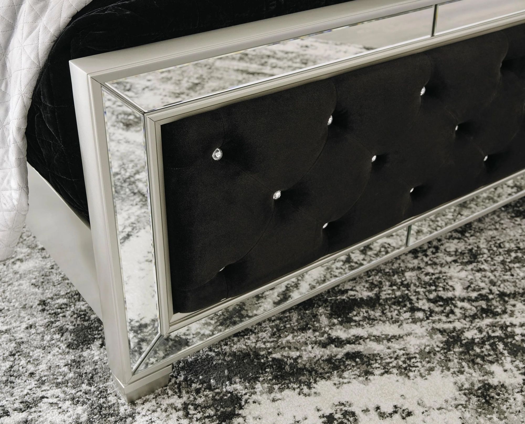 SM Lindenfield Velvet Upholstered Panel Bedroom Set