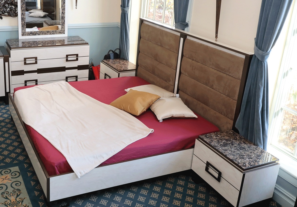 Poesia Wood Veneer Platform Bed w/LED Headboard