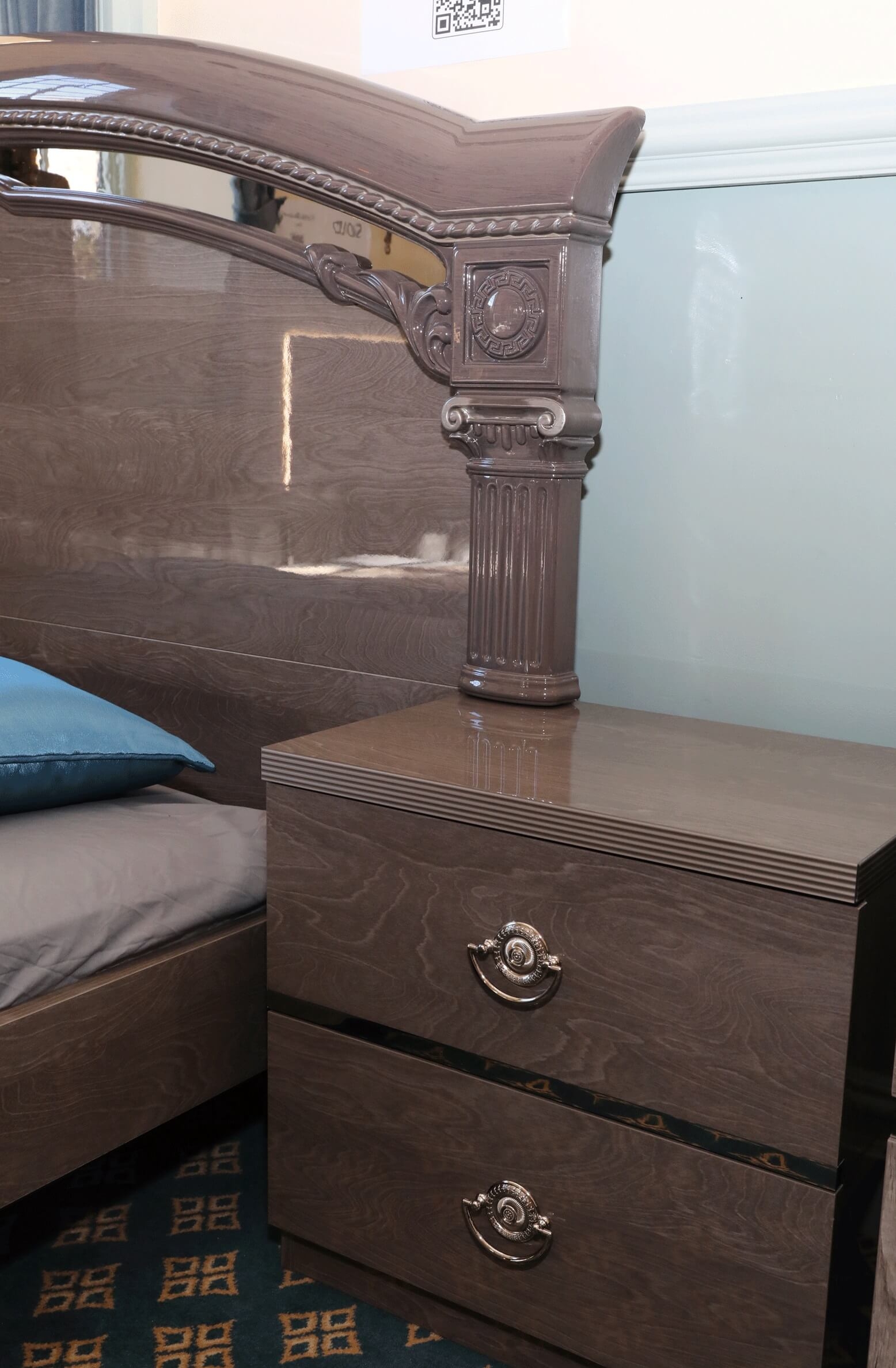 Nabucco MDF Nightstand w/2 Drawers