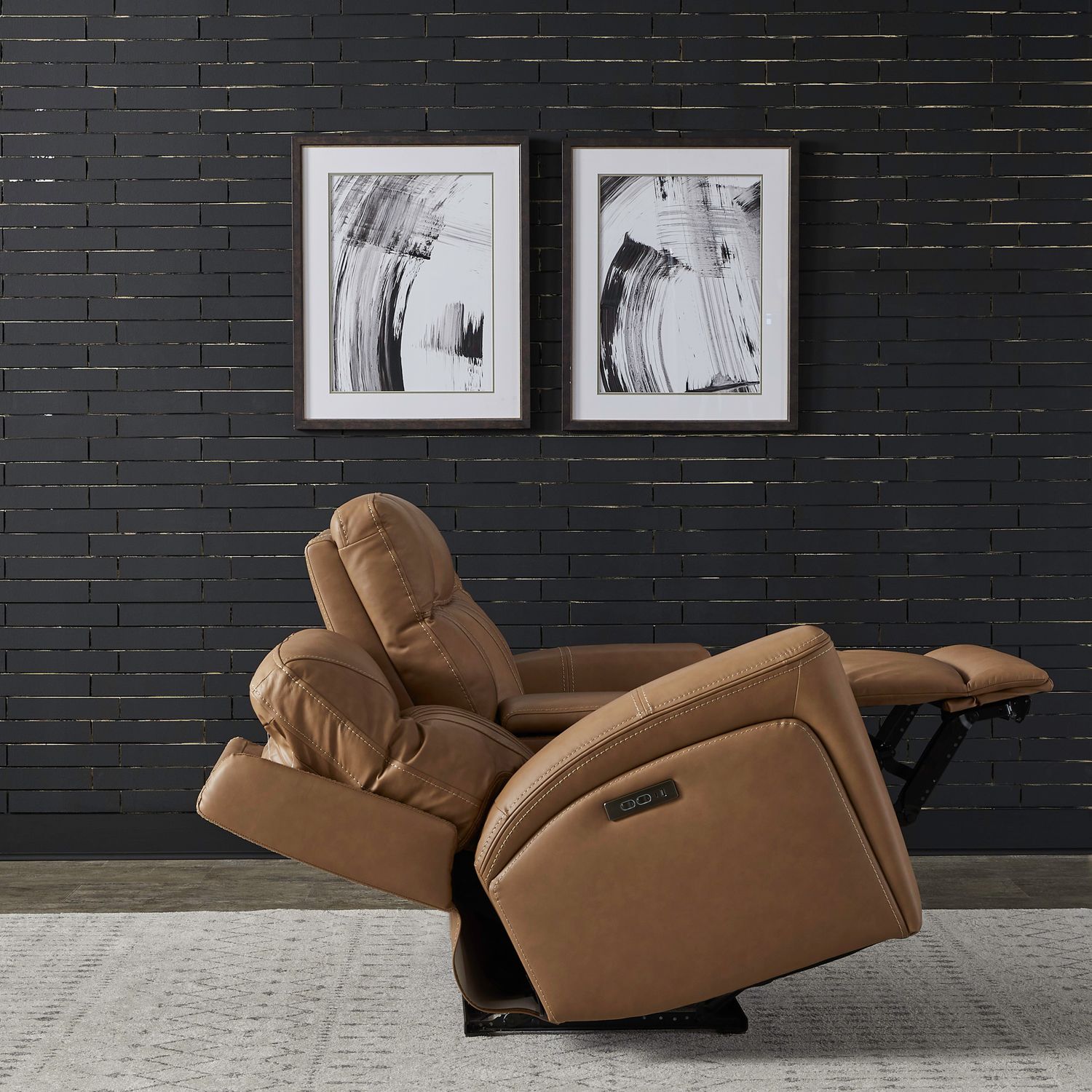 Bennett Leather Power Reclining Loveseat w/Console & USB Chargers