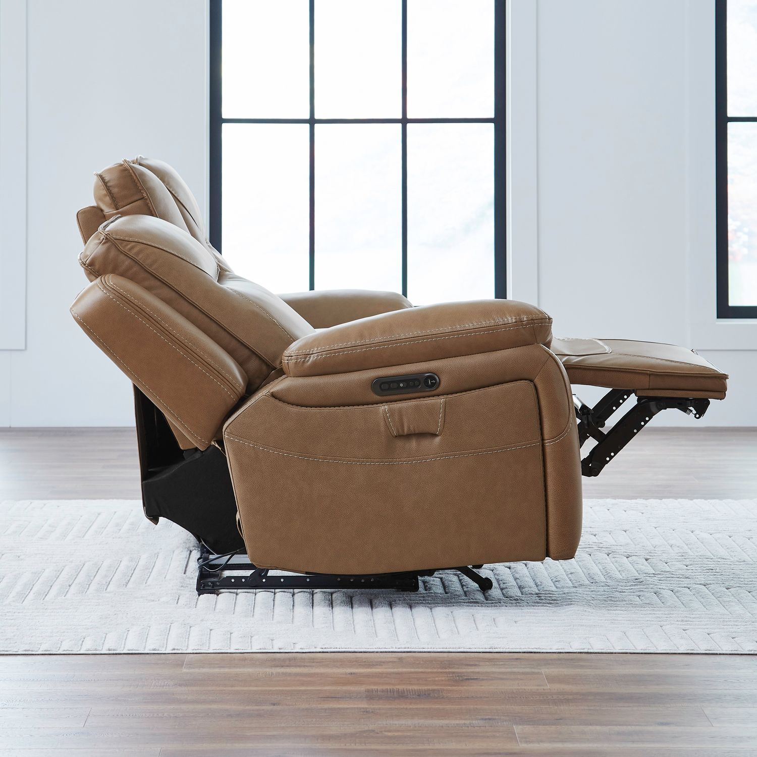Callihan Leather Power Reclining Loveseat w/Console & USB Chargers