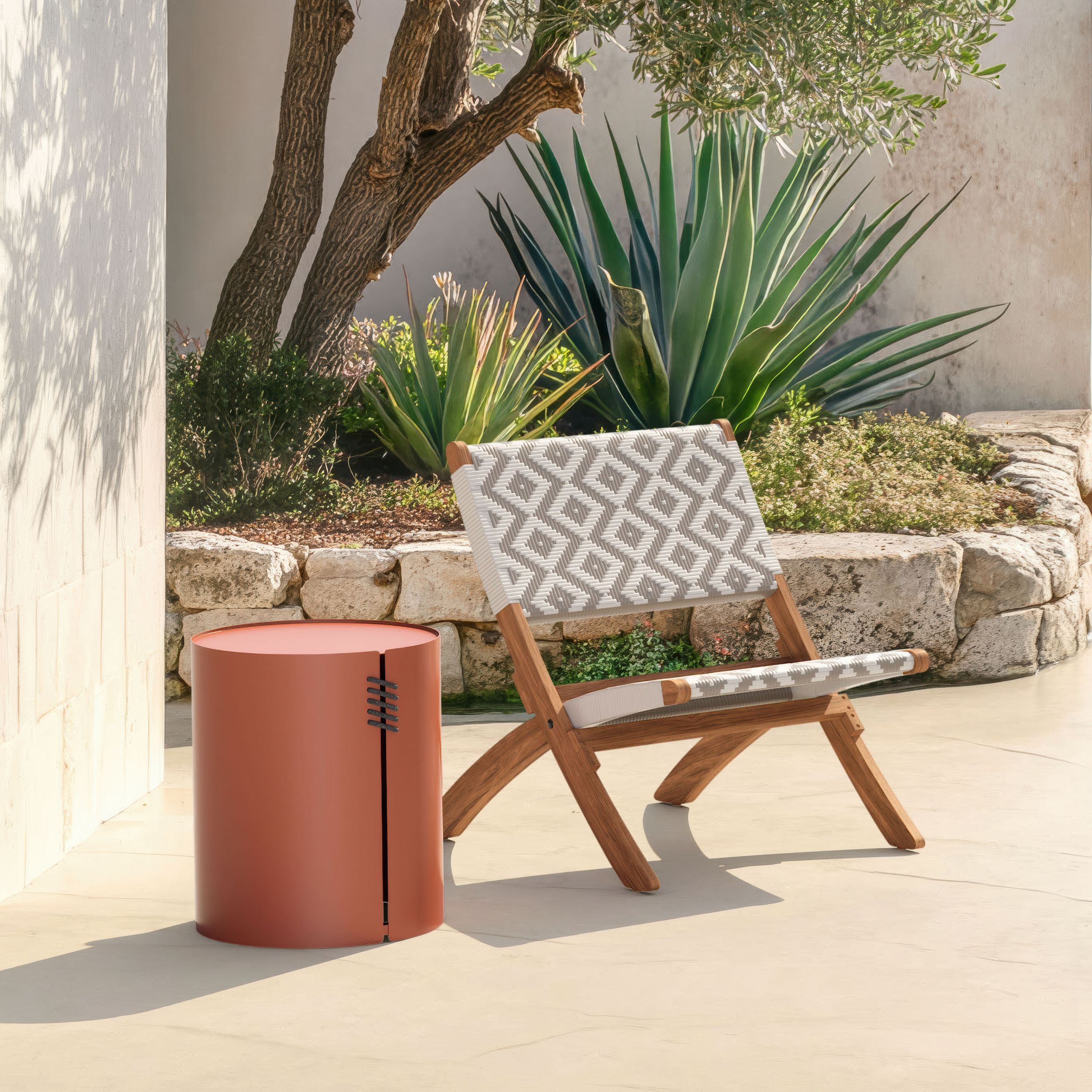 Bayu Round Aluminum Side Table