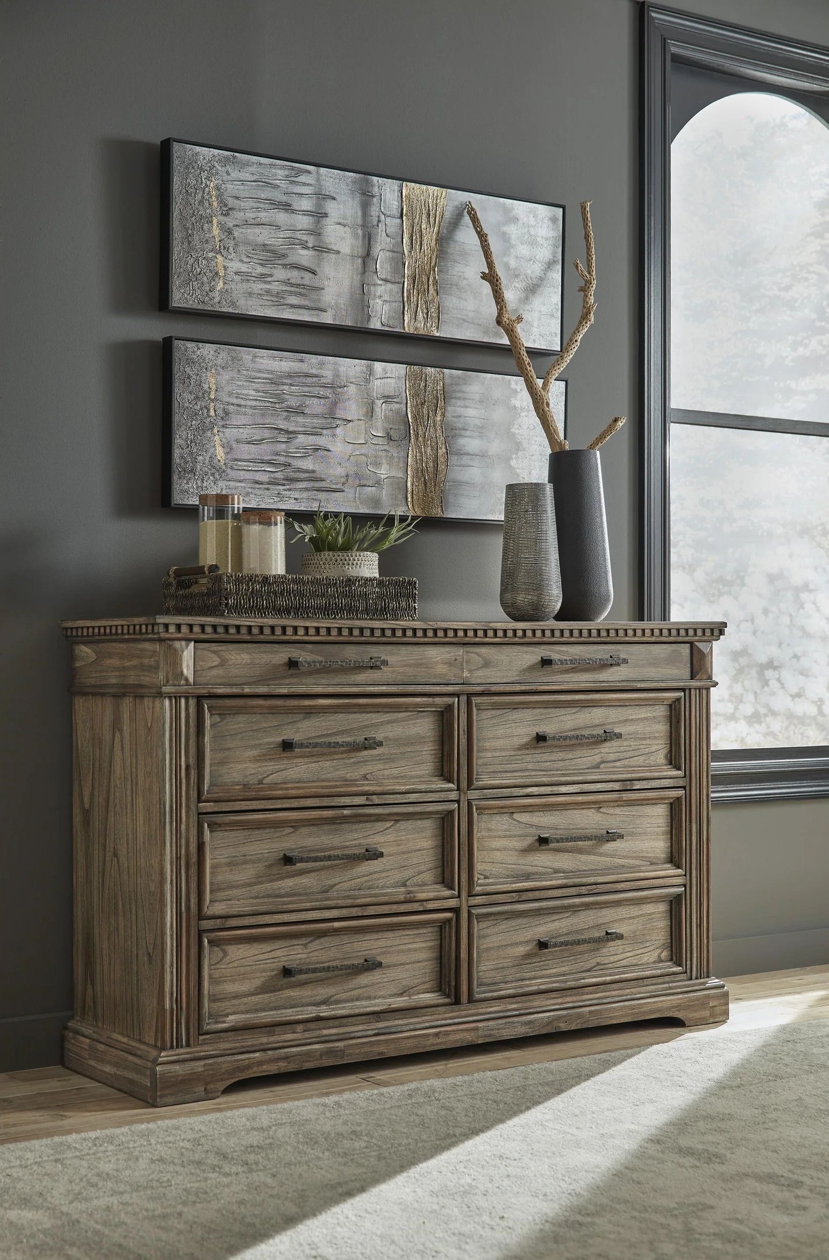 Ashley SM Markenburg 8-Drawer Wood Veneer Dresser