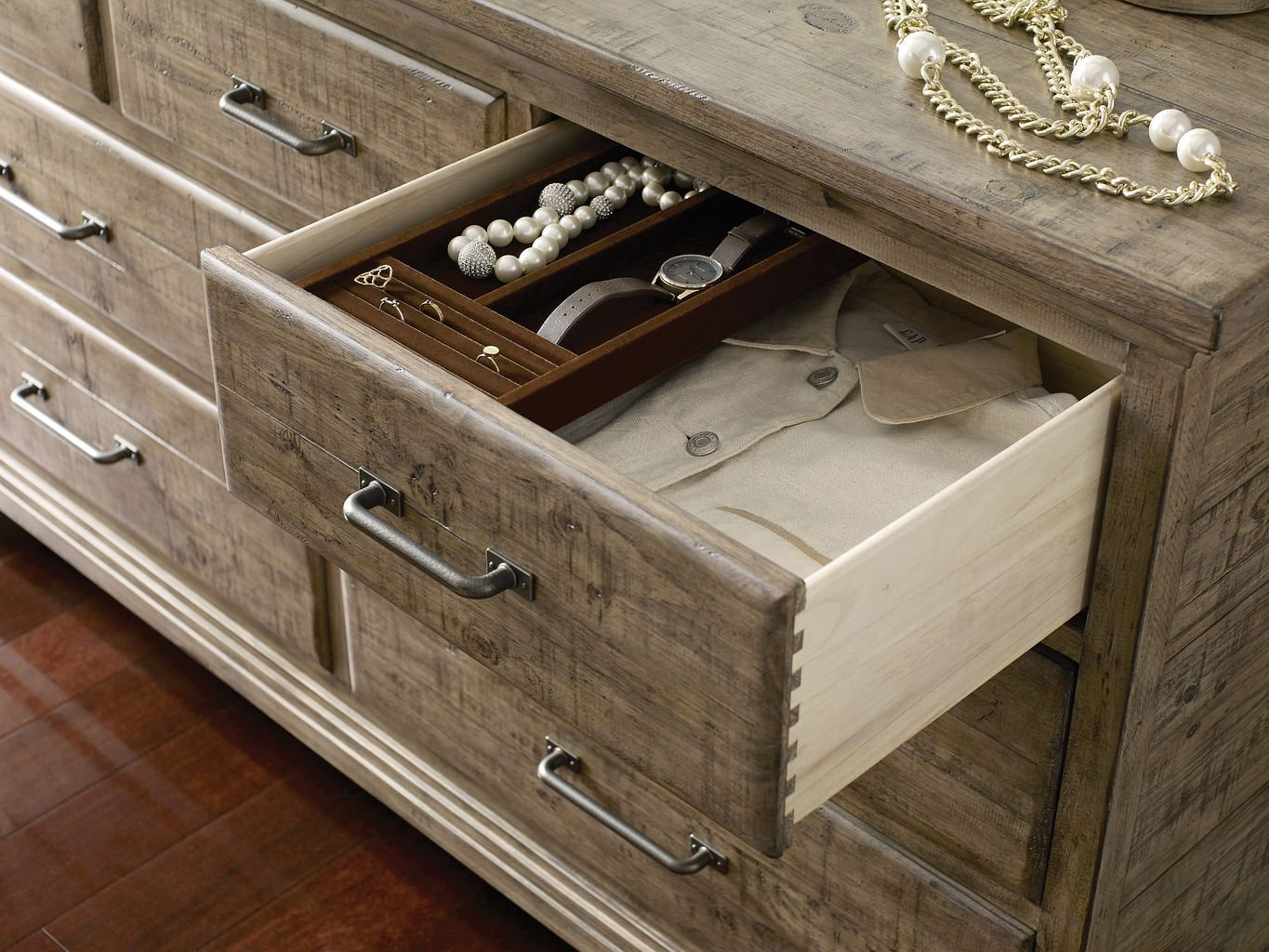 Plank Road Farmstead Wood 7-Drawer Dresser