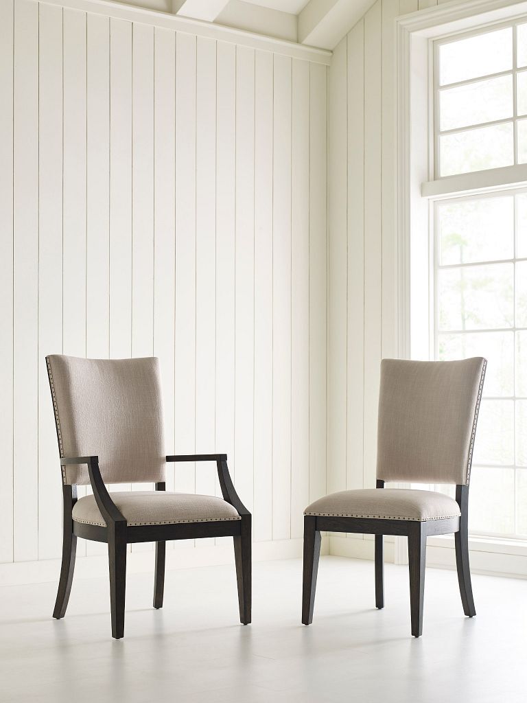 Plank Road Button Round Wood Extendable Dining Room Set