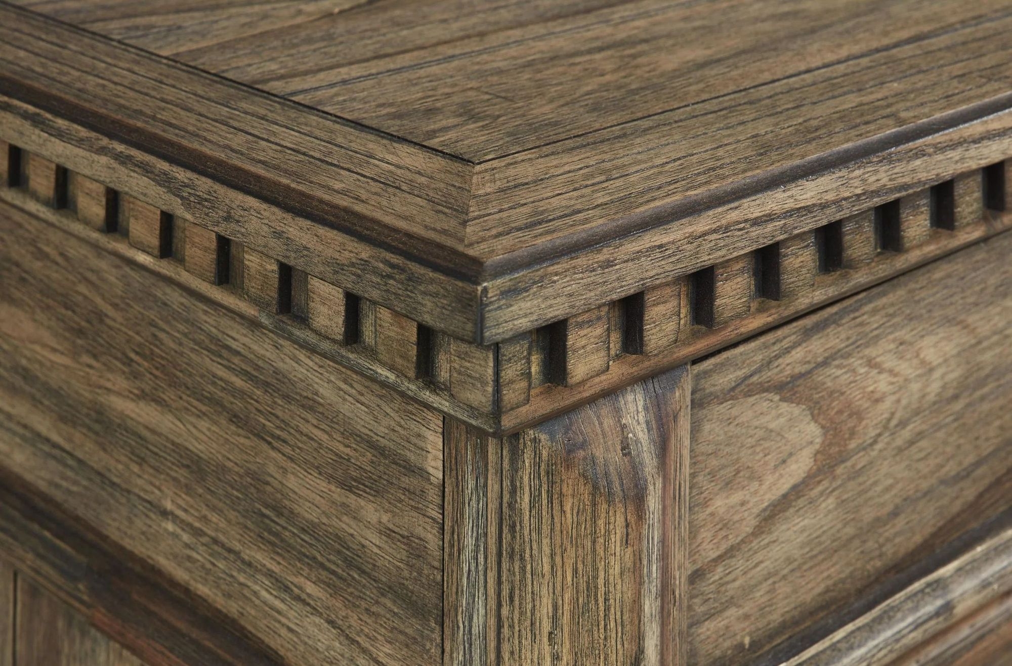 Ashley SM Markenburg Wood Veneer Bedroom Set