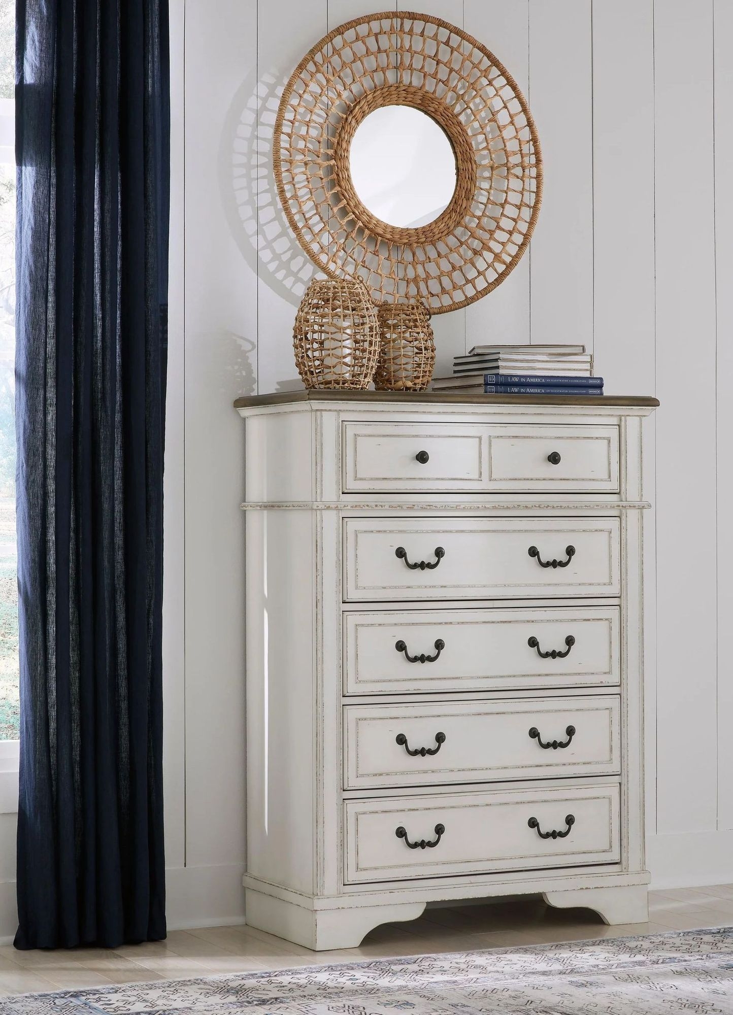 Ashley SM Brollyn 5-Drawer Wood Veneer Chest