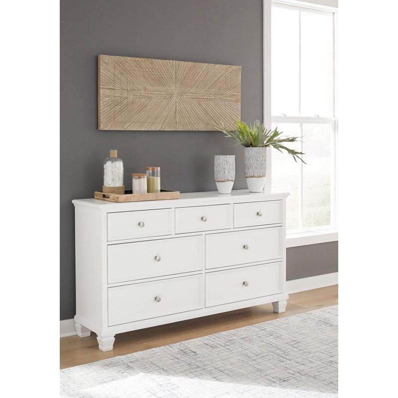 SM Fortman Wood 7-Drawer Dresser