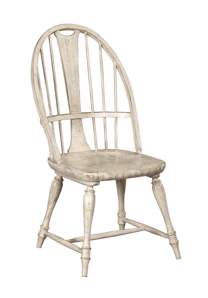 Weatherford Milford/Baylis Round Wood Extendable Dining Room Set