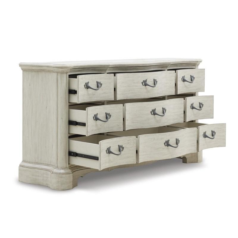SM Arlendyne Wood Dresser w/9 Drawers