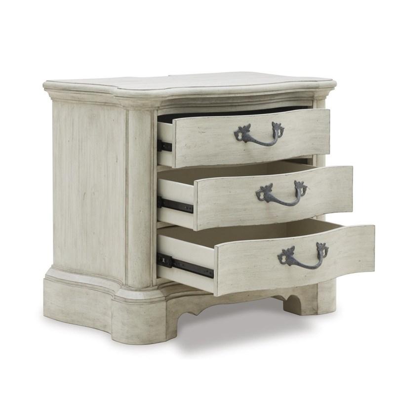 SM Arlendyne Wood Upholstered Panel Bedroom Set