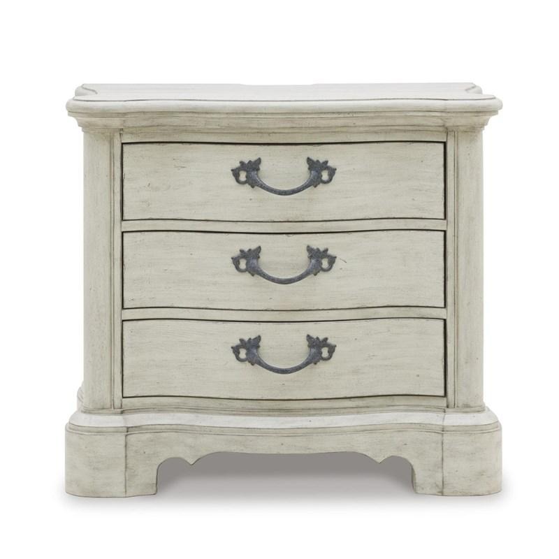 SM Arlendyne Wood Nightstand w/3 Drawers