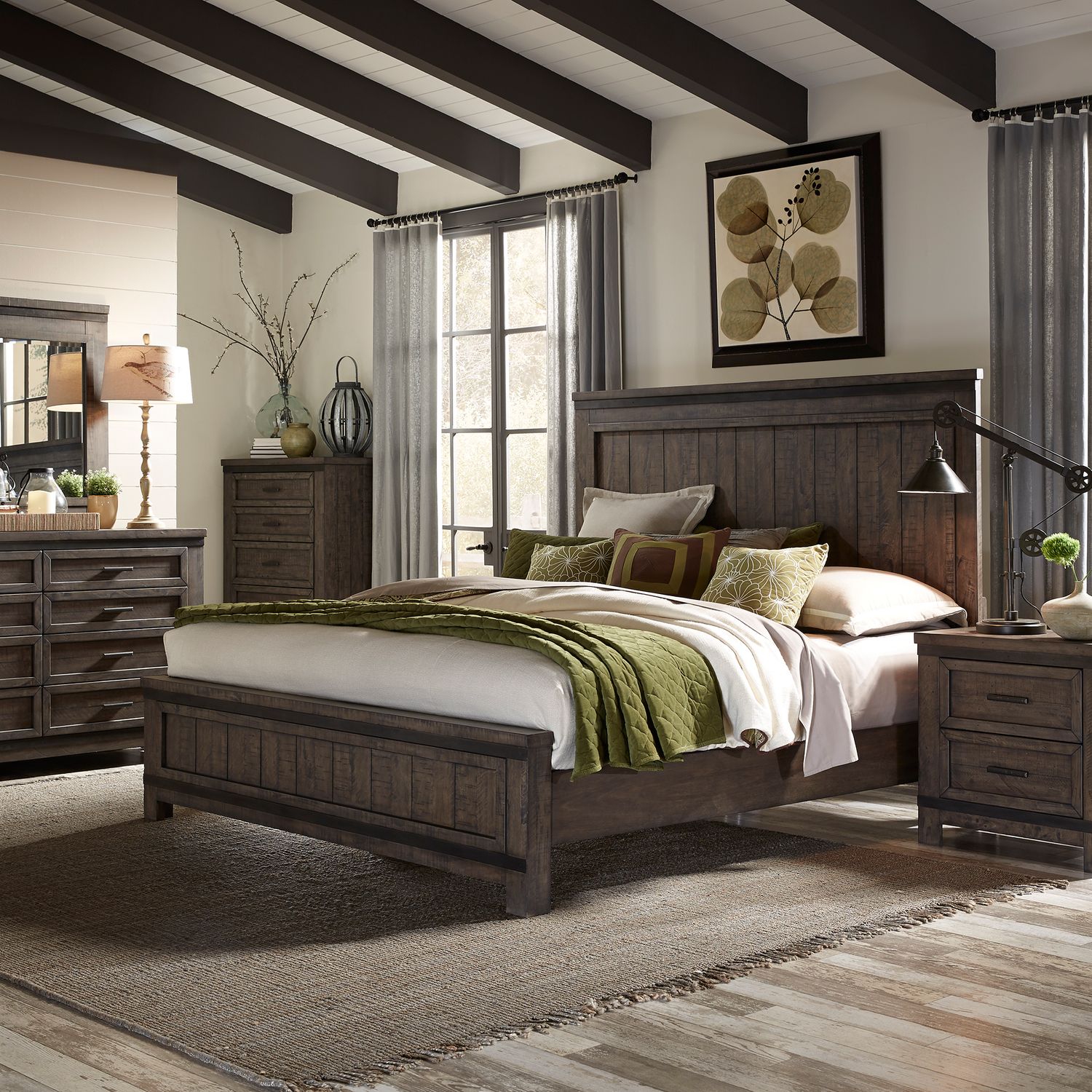 Thornwood Hills Wood Queen Size Panel Bed
