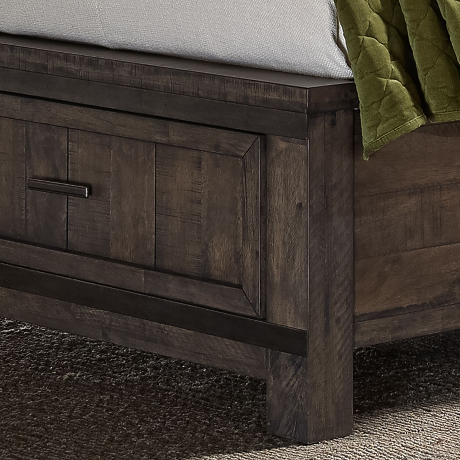 Thornwood Hills Wood Queen Size Storage Platform Bed