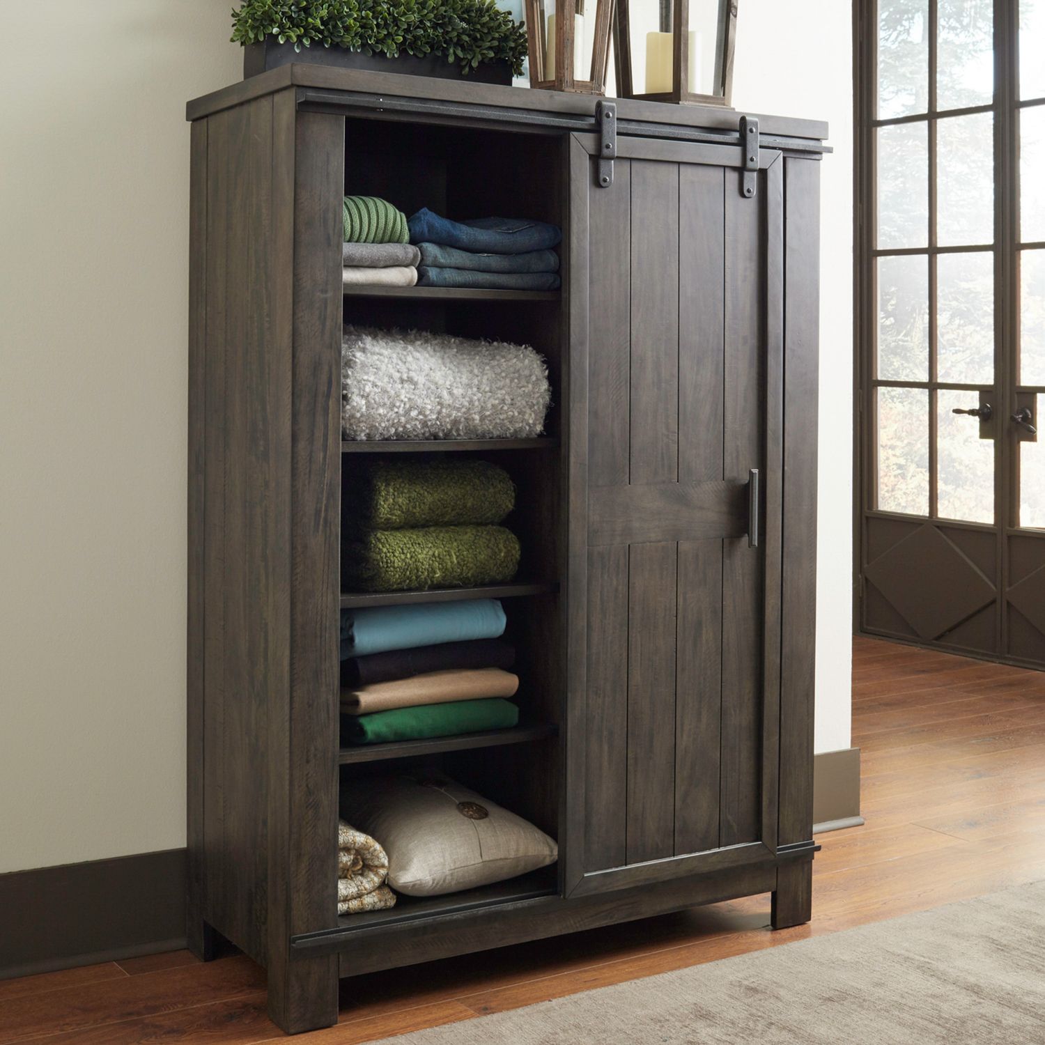 Thornwood Hills Storage Bedroom Set | Rustic Industrial
