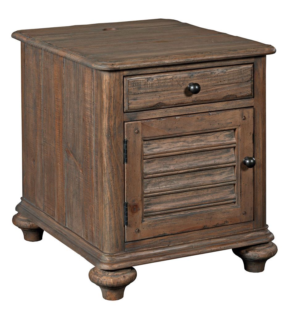 Weatherford Bolton Round Wood Cocktail Table Set