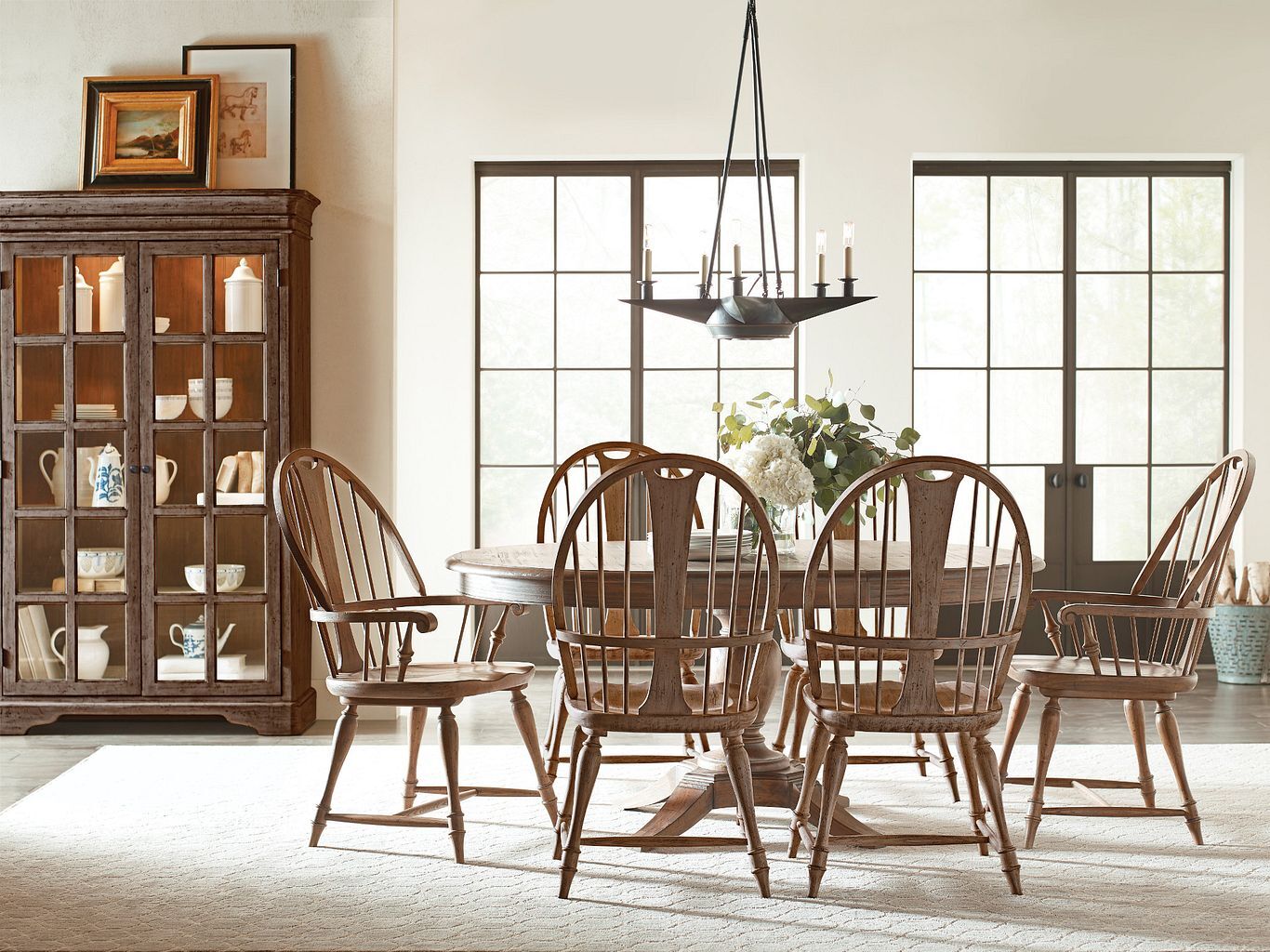 Weatherford Milford/Bailys Round Wood Extendable Dining Room Set