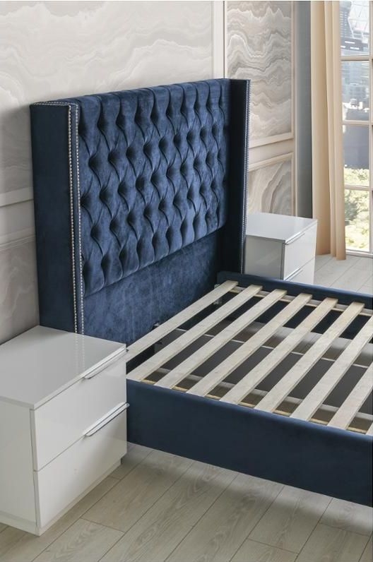 Classic SM Tufted Platform Bed