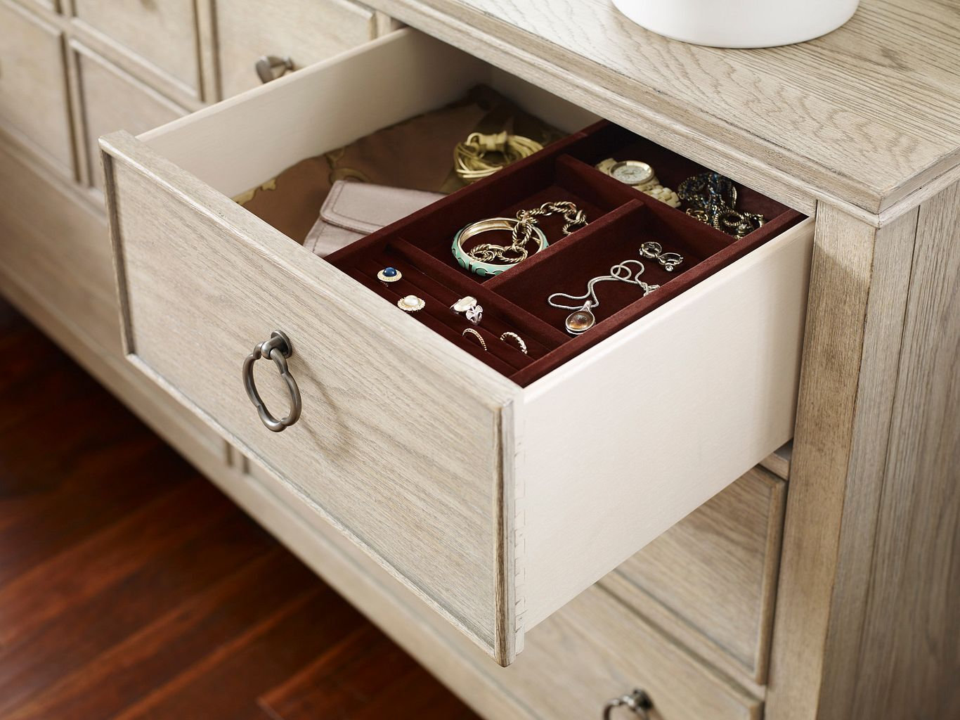 Vista Fremont Wood Dresser w/10 Drawers