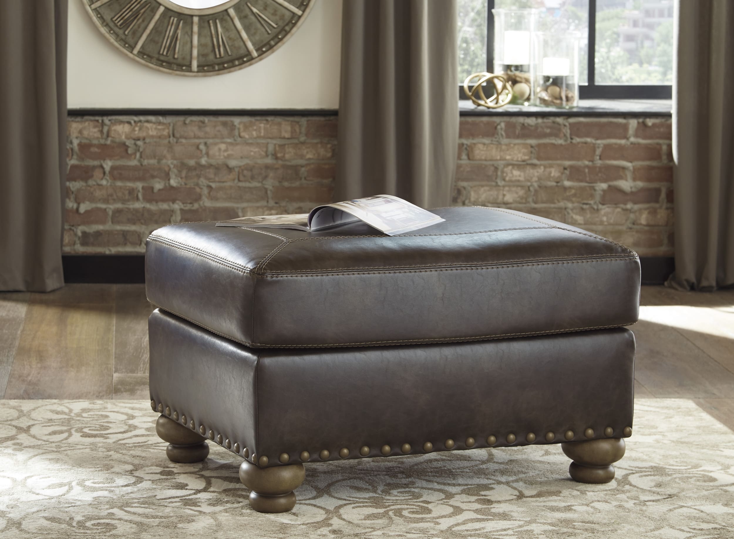 Nicorvo Faux Leather Ottoman