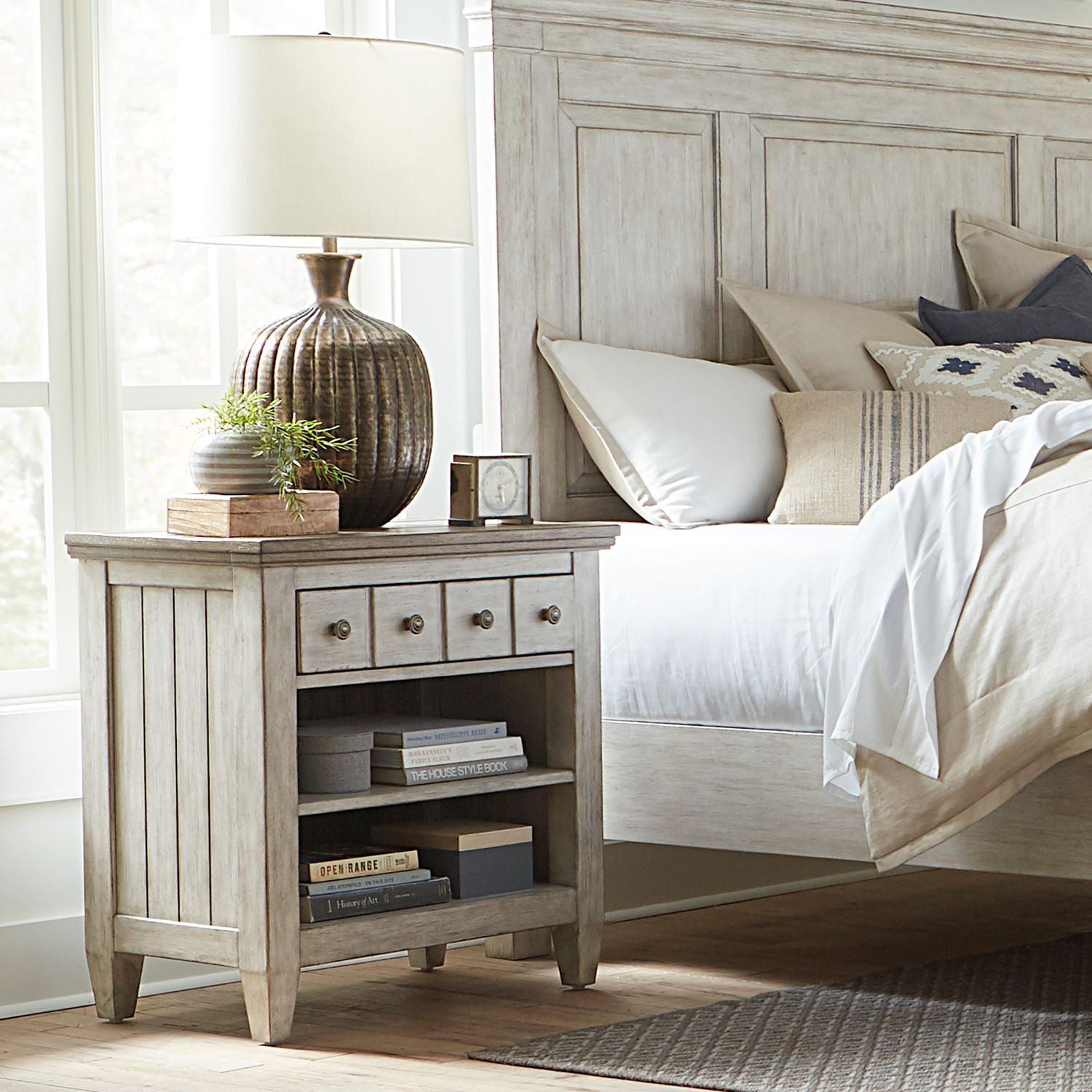 Heartland Wood 1-Drawer Night Stand w/Charging Station