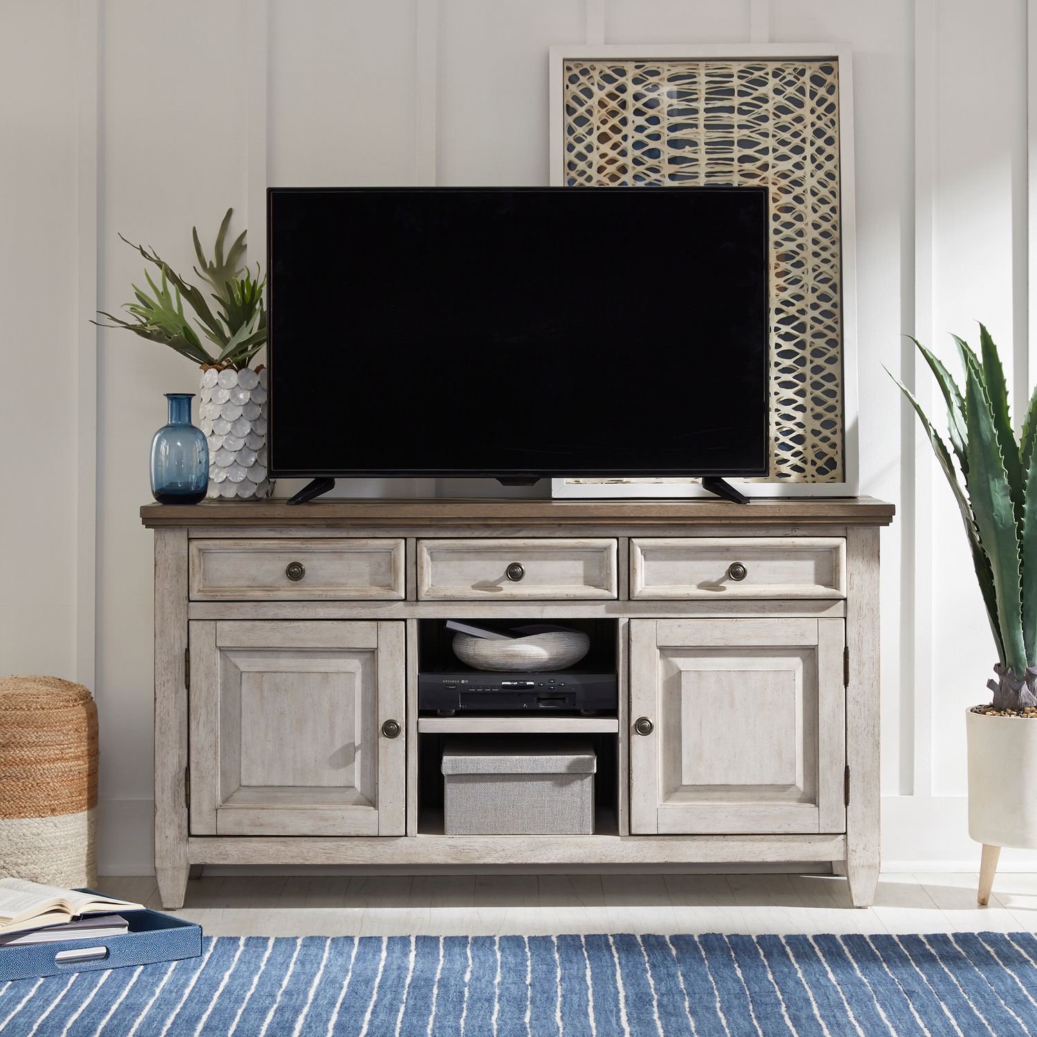 Heartland Round Coffee Table Set | Vintage Farmhouse Style