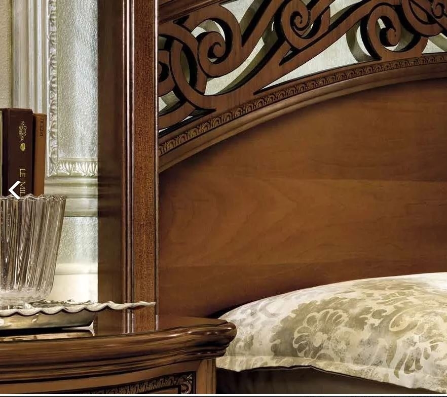 Torriani Botticelli Wood Bed, Queen Size