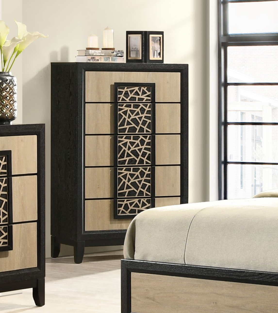 SM 8386a Upholstery/Wood Panel Bedroom Set