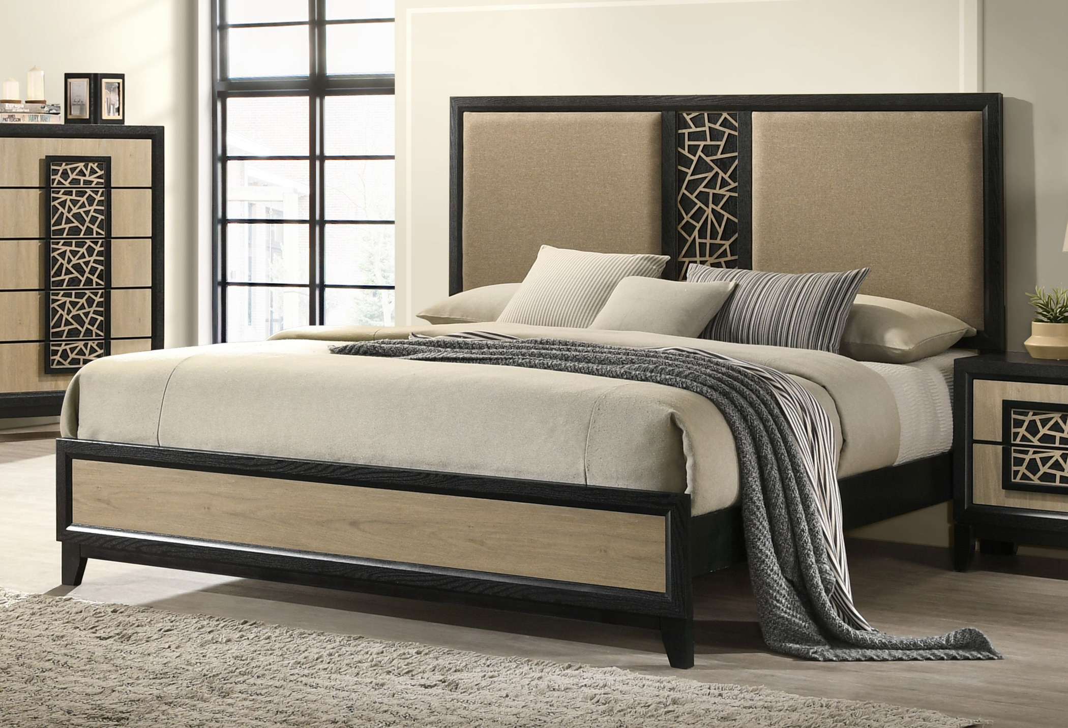 Lifestyle SM Upholstery/Wood Panel Bedroom Set