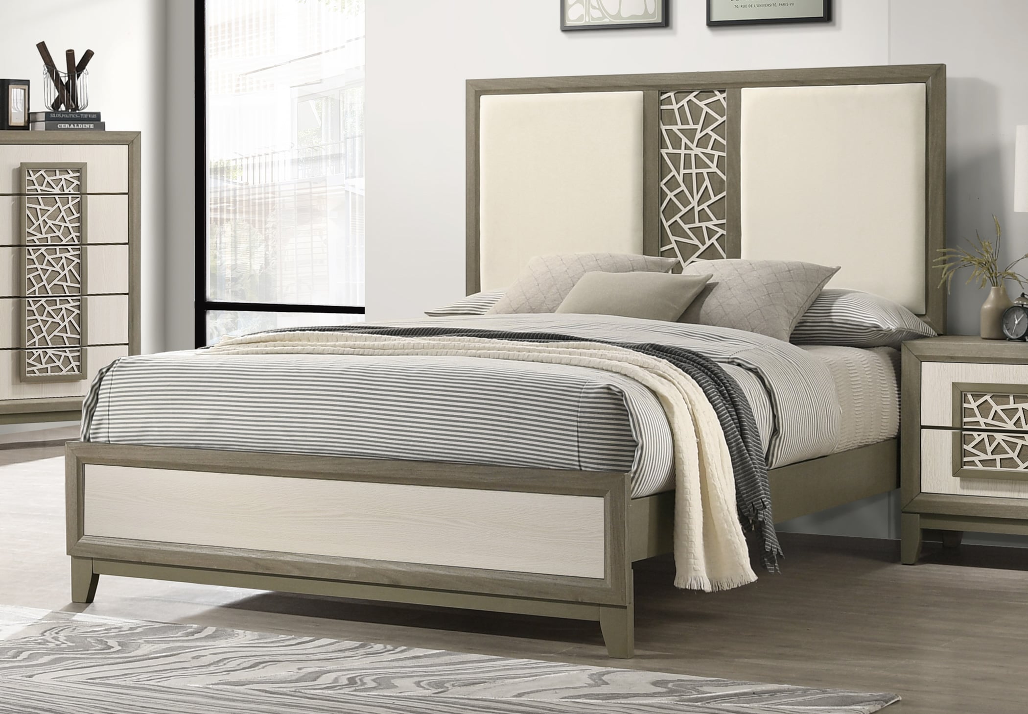 SM 8386a Upholstery/Wood Panel Bed