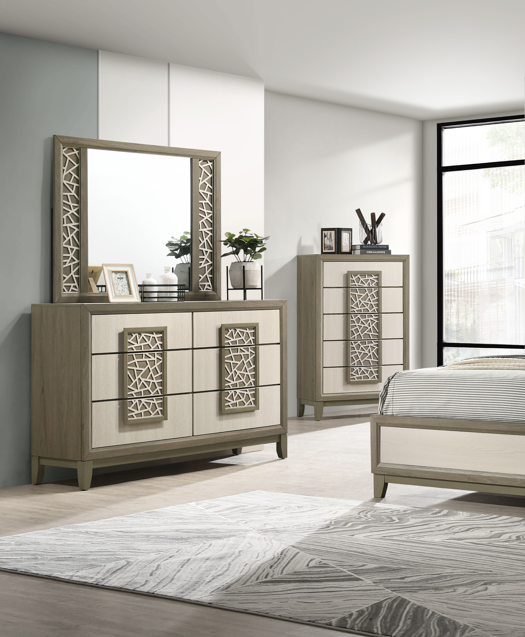 SM 8386 Wood Chest w/5 Drawers