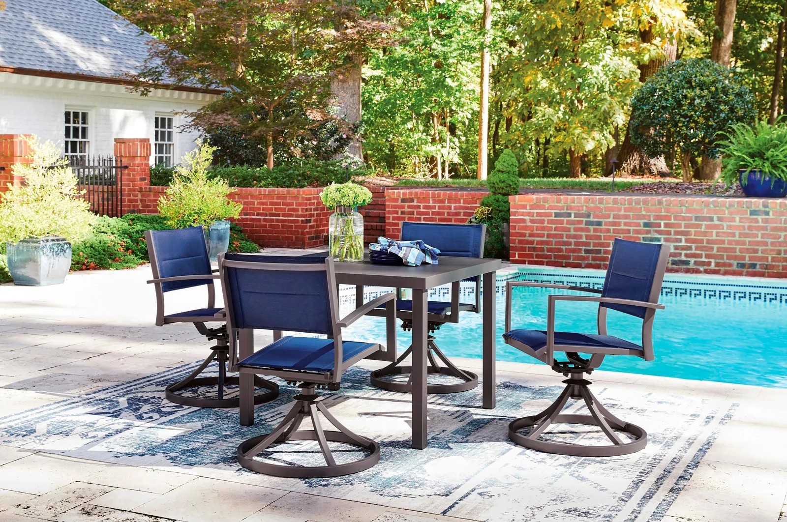 Rocky Creek Aluminum Sling Swivel Chair