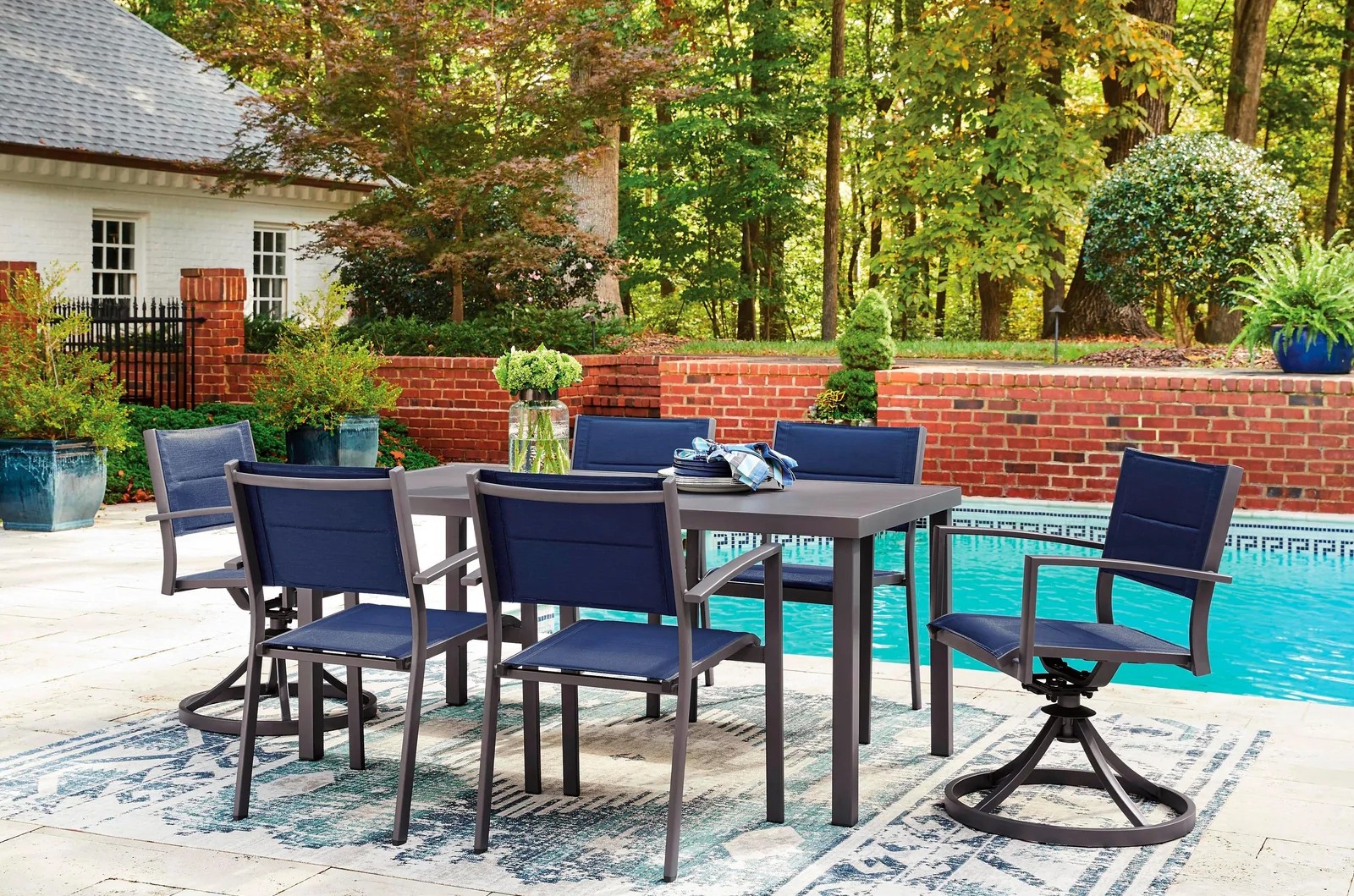 Rocky Creek Aluminum Sling Swivel Chair
