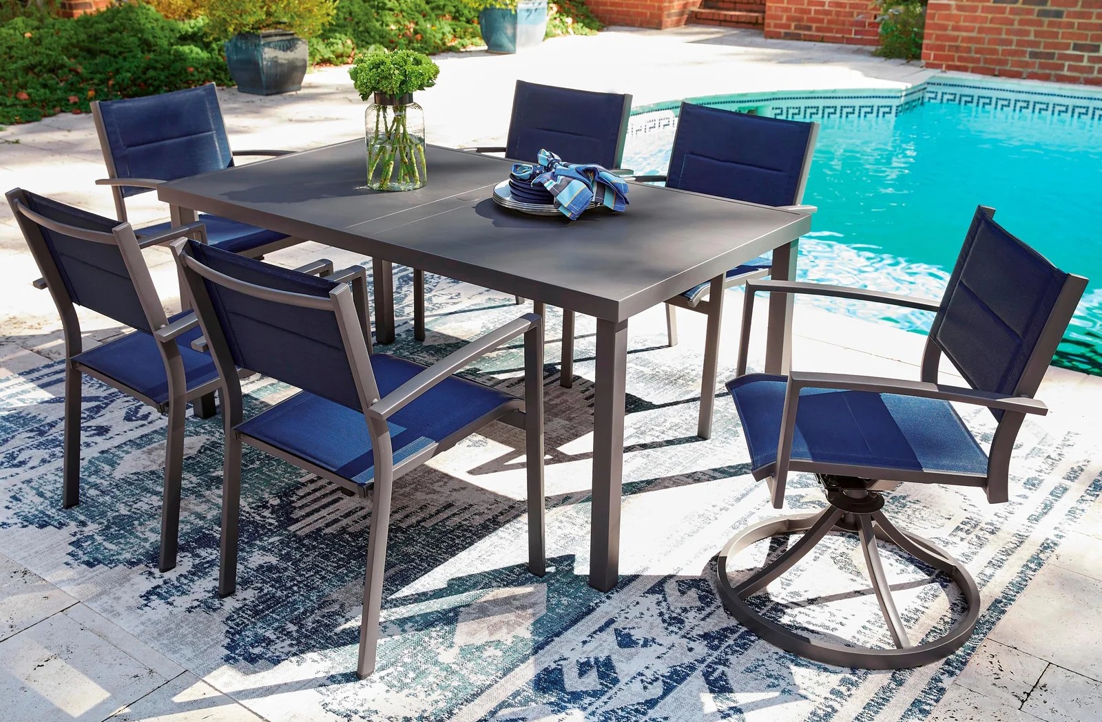 Rocky Creek Aluminum Sling Swivel Chair