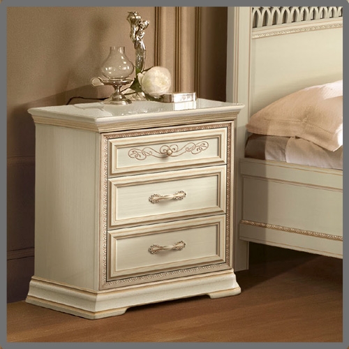 Torriani Wood Nightstand w/3 Drawers
